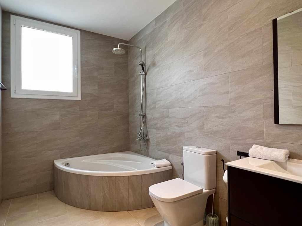 Casa Mas Ambros Con Piscina Desbordante Βίλα Calonge  Εξωτερικό φωτογραφία